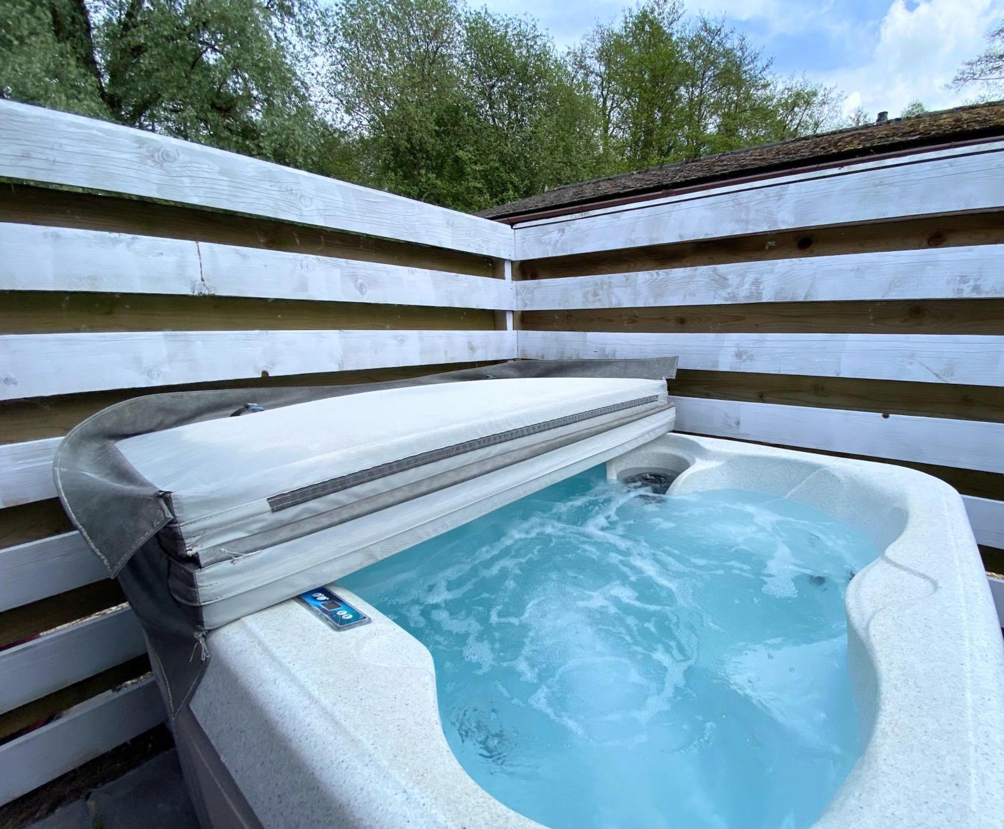 Вілла Magpie 5 Hot Tub Huntersmoon-Warminster-Bath-Wiltshire Екстер'єр фото